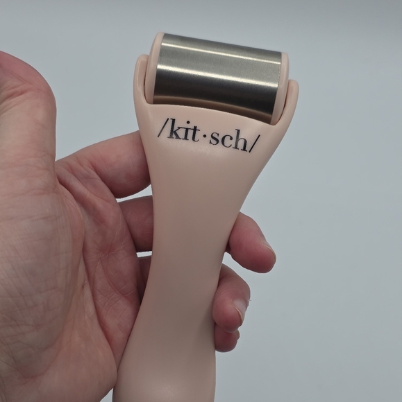 Kitsch Pink Ice Roller for Face & Eye Puffiness - Picture 5 of 6